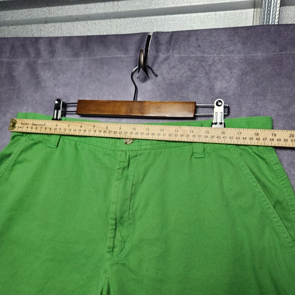 Izod Saltwater Mens Green Cotton Chino Shorts Size 38 Summer Casual